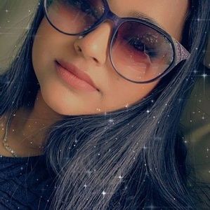 Meet your Posher, Aisha